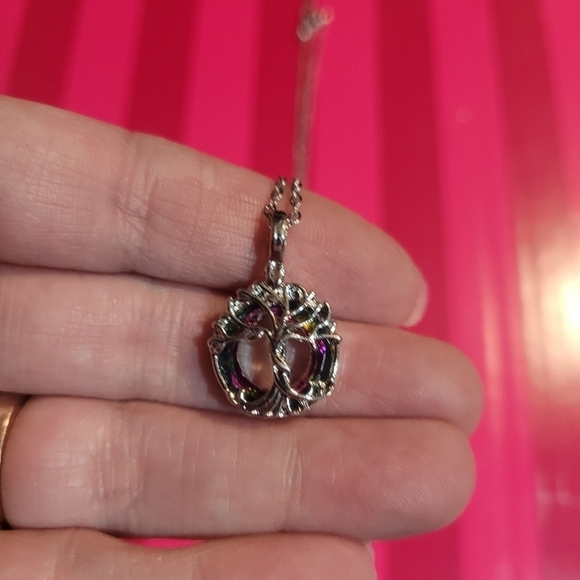 Stunning Tree of Life Necklace - Picture 3 of 4